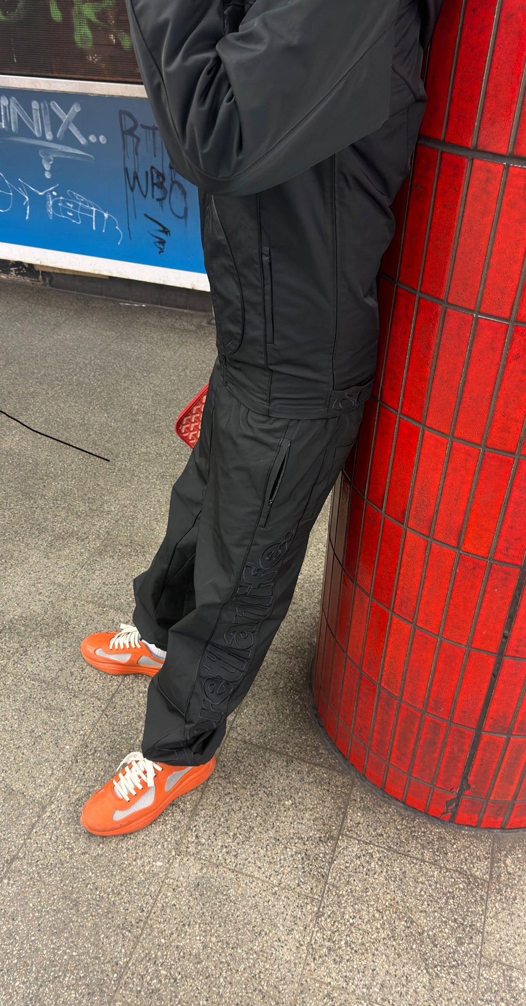 5L incognito embroidery trackpants